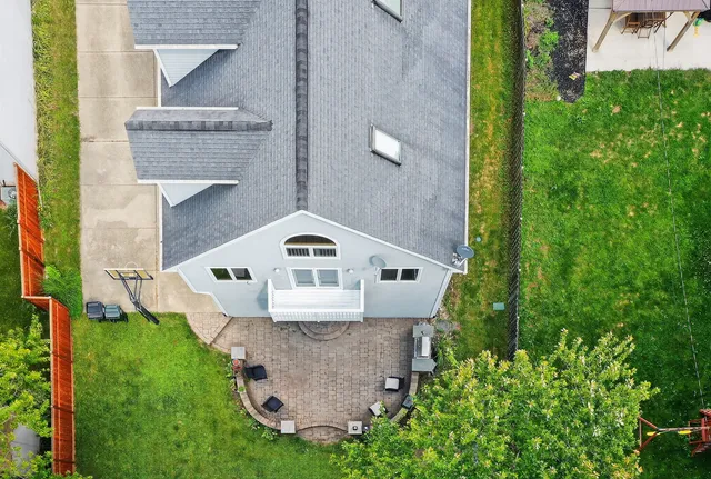 $750,000 | 1417 East Joyce Avenue, Palatine, IL 60074