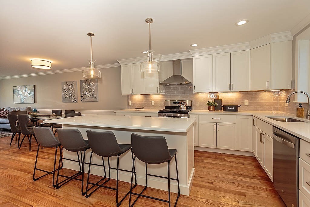 56 Webcowet Road, Unit 56 Arlington, MA 02474 - Photo 8 of 28 Gallery Image 8