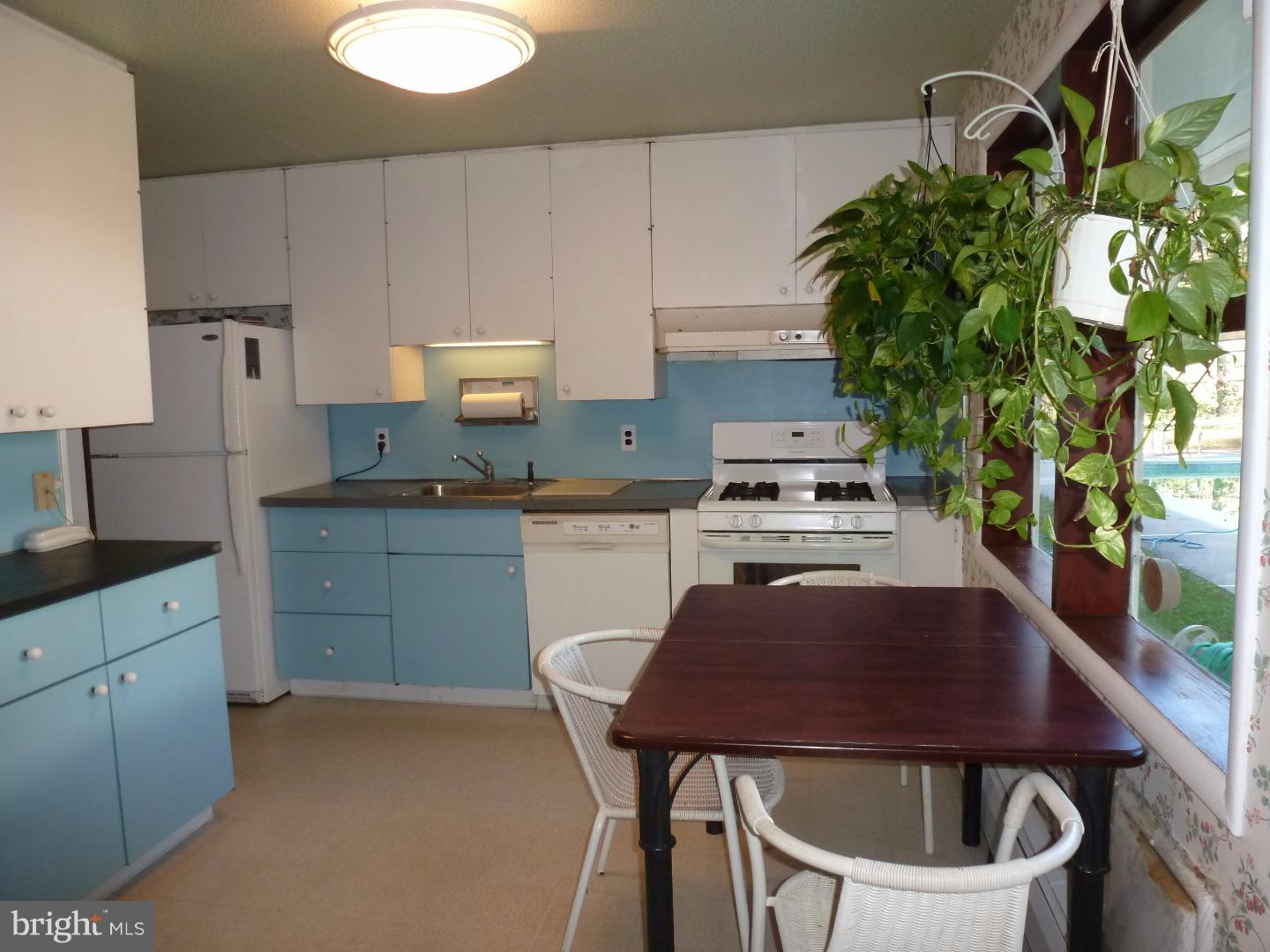 942 Crosswicks Road Rydal, PA 19046 - Photo 5 of 17 Kitchen