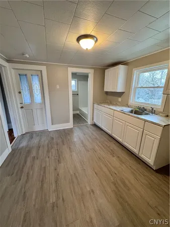 $1,650 | 307 Highland Avenue, De Witt, NY 13057