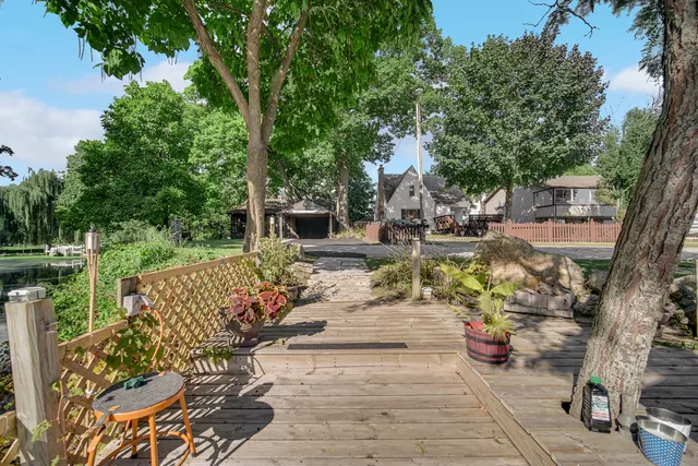 $315,000 | 314 Mastodon Drive, Ingleside, IL 60041