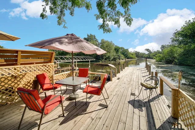 $315,000 | 314 Mastodon Drive, Ingleside, IL 60041