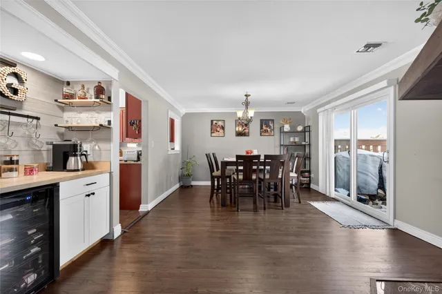 $599,000 | 171 Melanie Way, Commack, NY 11725