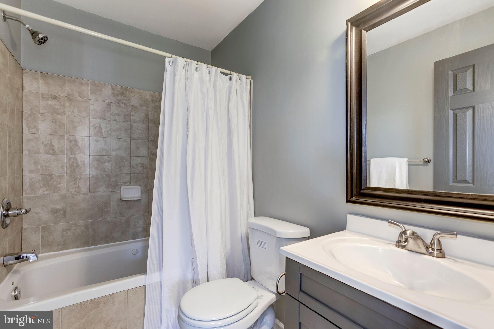 1377 K Street Southeast, Unit 2 Washington, DC 20003 - Photo 19 of 26 Full bath off master bedroom