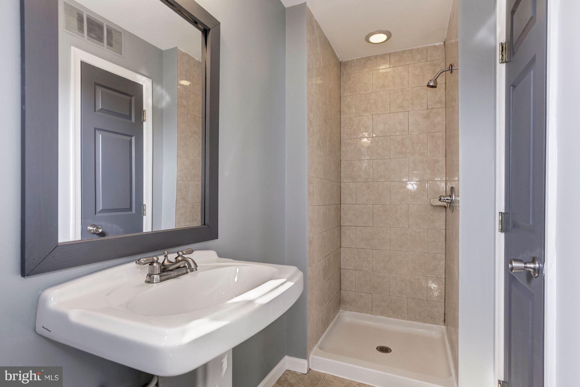 1377 K Street Southeast, Unit 2 Washington, DC 20003 - Photo 22 of 26 Full bath off 2nd bedroom