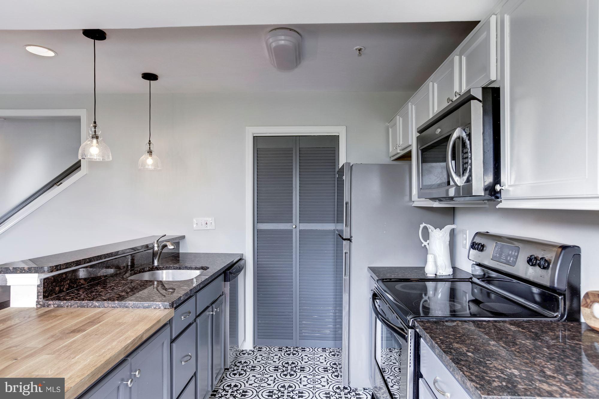 1377 K Street Southeast, Unit 2 Washington, DC 20003 - Photo 8 of 26 Updated and cheery kitchen!