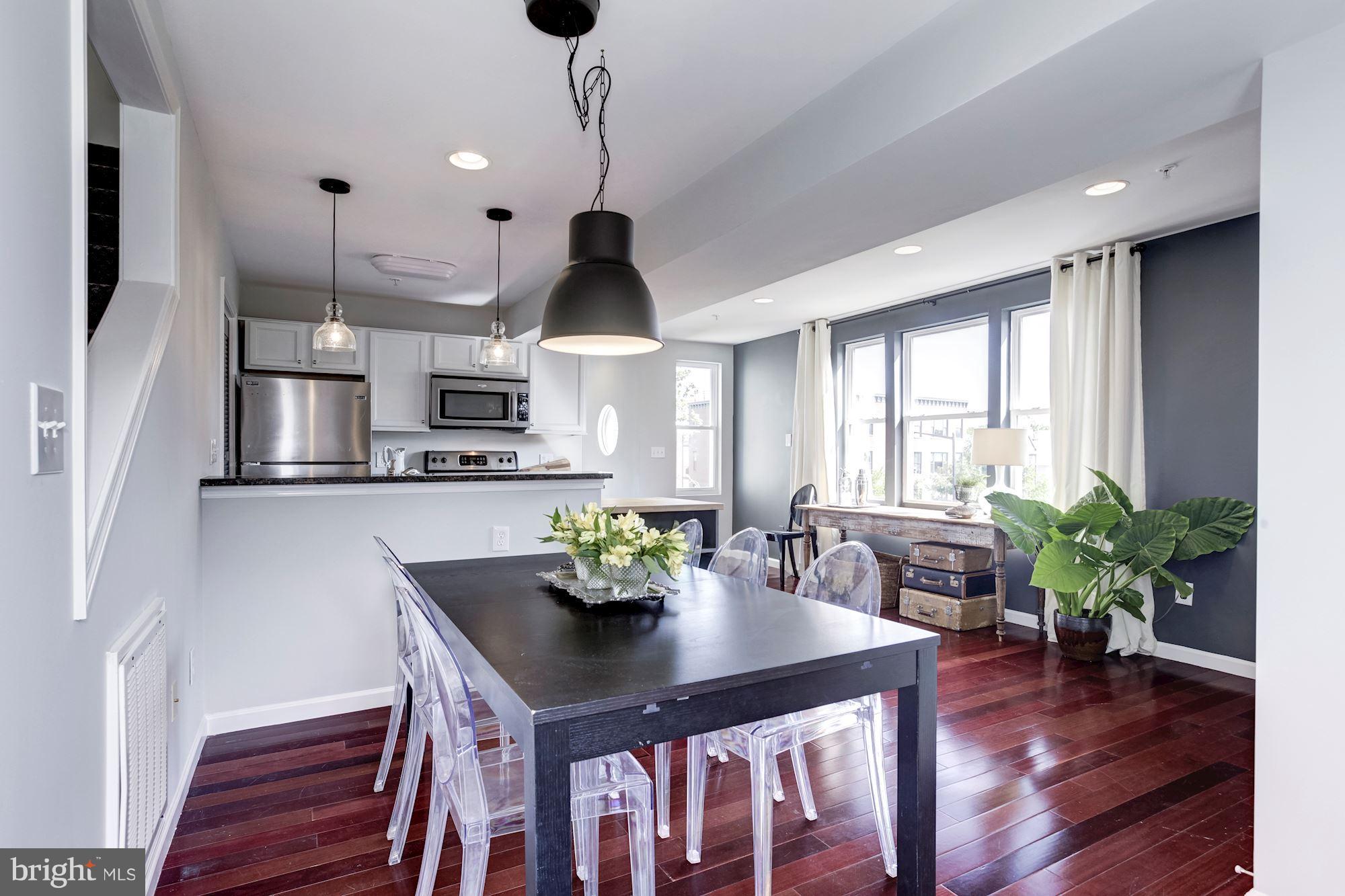 1377 K Street Southeast, Unit 2 Washington, DC 20003 - Photo 9 of 26 This inviting dining area can easily seat 8!!!
