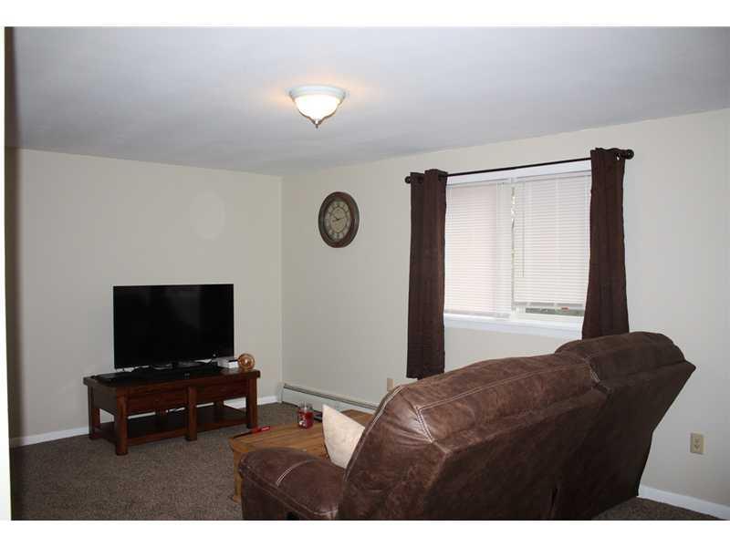 176 Augusta Road Belgrade, ME 04917 - Photo 17 of 34 Living Room.