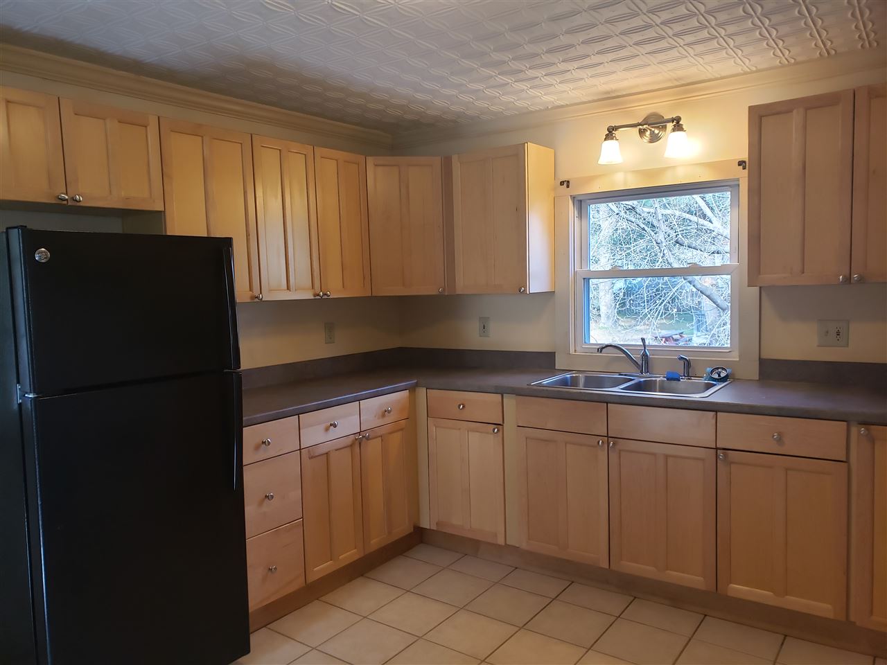 73 Meadow Road Keene, NH 03431 - Photo 3 of 9 Gallery Image 3