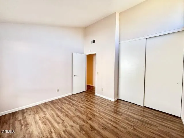 a view of a house with a garage