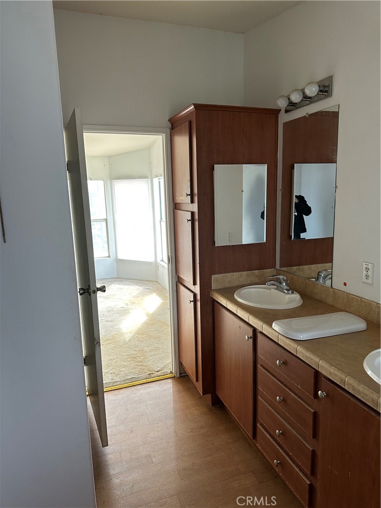 43043 Ardia Road Hemet, CA 92544 - Photo 20 of 53 Master bathroom.