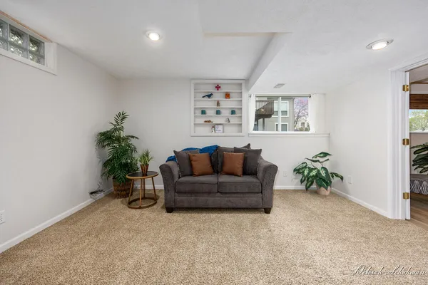 $469,900 | 6495 Los Altos Drive Northeast, Rockford, MI 49341