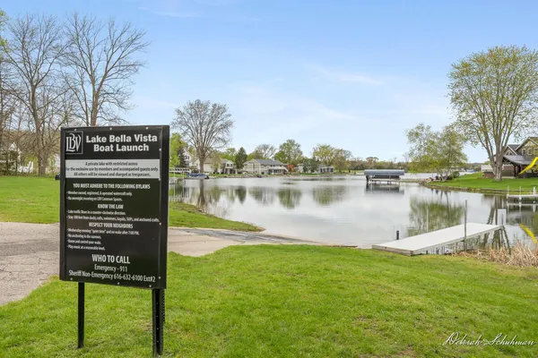 $469,900 | 6495 Los Altos Drive Northeast, Rockford, MI 49341
