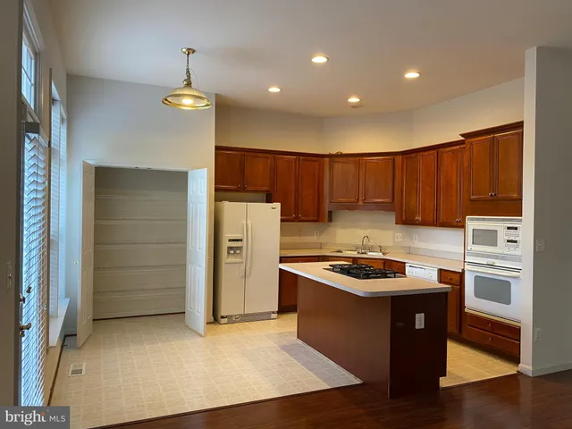 $3,400 | 42060 Fremont Preserve Square, Aldie, VA 20105