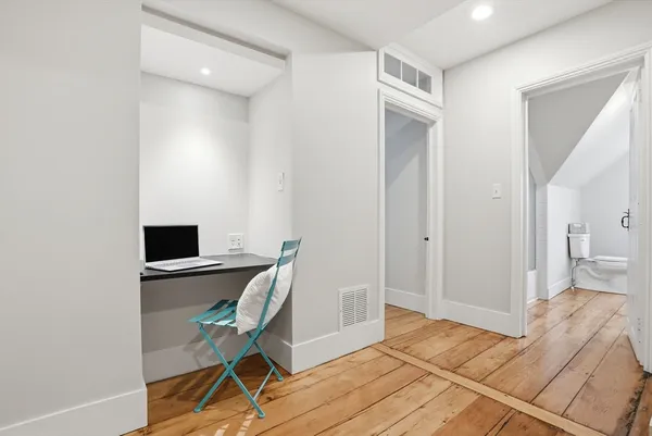 $679,000 | 190 South Street, Unit B, Hingham, MA 02043