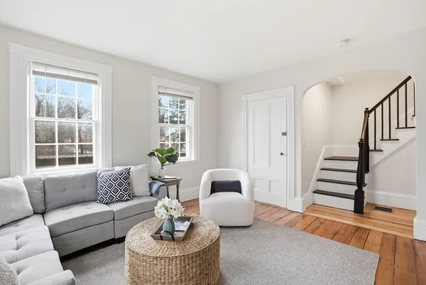 $679,000 | 190 South Street, Unit B, Hingham, MA 02043