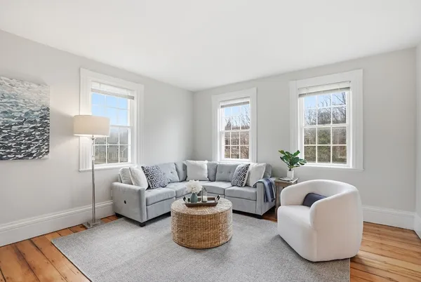 $679,000 | 190 South Street, Unit B, Hingham, MA 02043