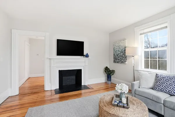 $679,000 | 190 South Street, Unit B, Hingham, MA 02043