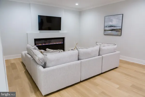 $2,589,000 | 9340 Chestnut Knolls Drive, Fairfax, VA 22032