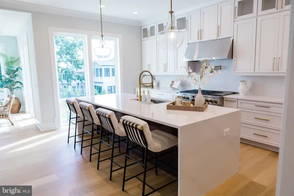 $2,589,000 | 9340 Chestnut Knolls Drive, Fairfax, VA 22032