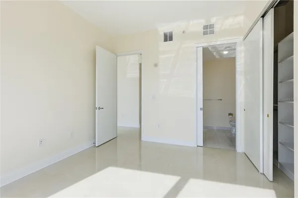 $7,500 | 150 East Robinson Street, Unit 2002, Orlando, FL 32801