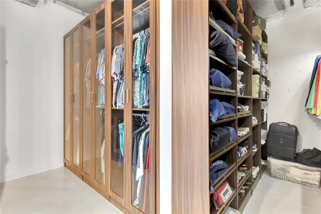 $7,500 | 150 East Robinson Street, Unit 2002, Orlando, FL 32801