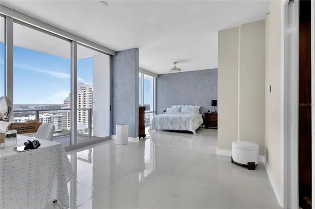 $7,500 | 150 East Robinson Street, Unit 2002, Orlando, FL 32801