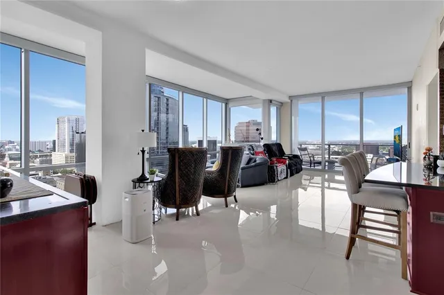 $7,500 | 150 East Robinson Street, Unit 2002, Orlando, FL 32801