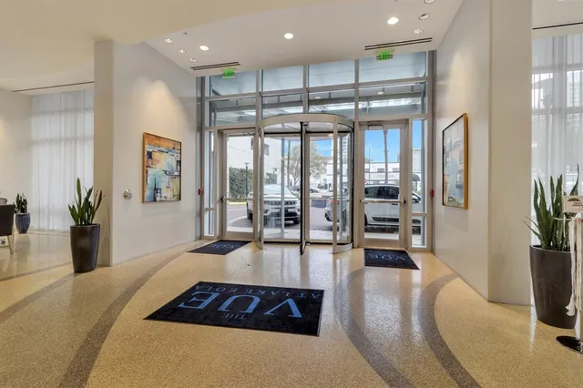 $7,500 | 150 East Robinson Street, Unit 2002, Orlando, FL 32801