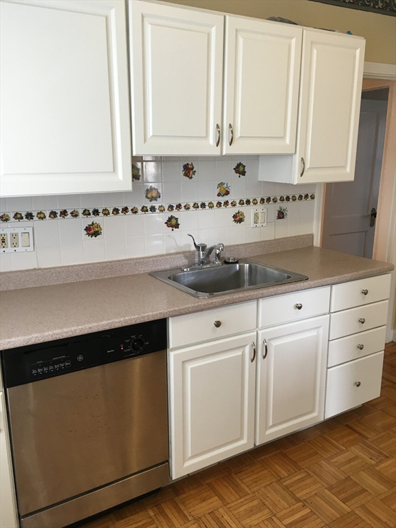 29 Chetwynd Road, Unit 1 Somerville, MA 02144 - Photo 1 of 8 Gallery Image 1