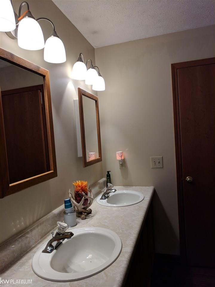 710 Nolan Road Goodells, MI 48027 - Photo 20 of 49 31387313-19.JPG