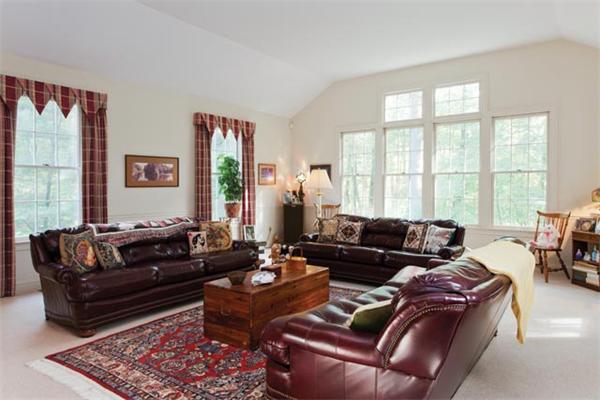 11 Warren Road Dedham, MA 02026 - Photo 4 of 15 Gallery Image 4