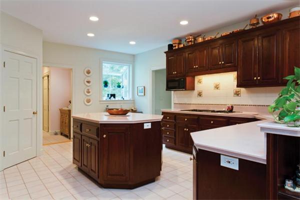 11 Warren Road Dedham, MA 02026 - Photo 8 of 15 Gallery Image 8