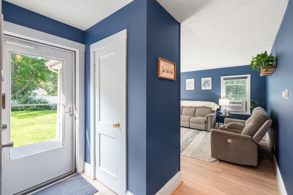 8 Randall Road Kingston, MA 02364 - Photo 3 of 24