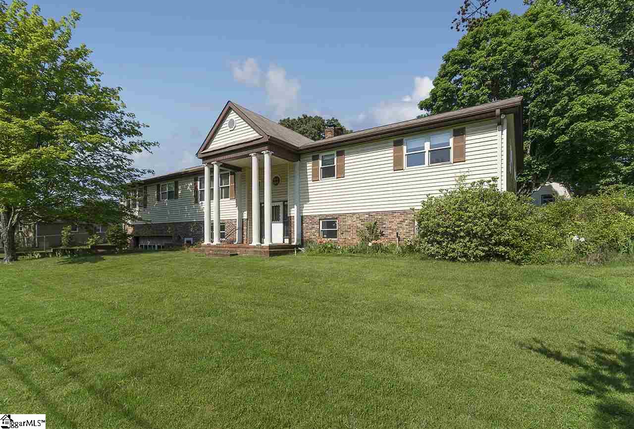 18 Sandringham Road Taylors, SC 29687 - Photo 2 of 36 Gallery Image 2