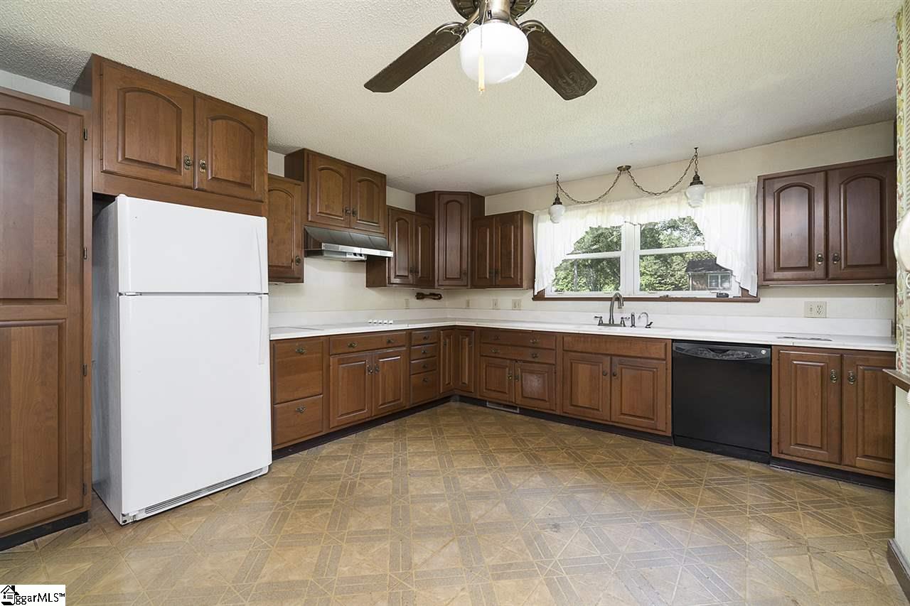 18 Sandringham Road Taylors, SC 29687 - Photo 12 of 36 Gallery Image 12