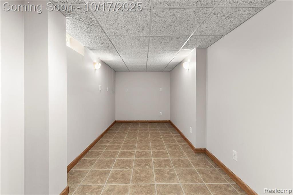 1417 Eaton Road Berkley, MI 48072 - Photo 23 of 34