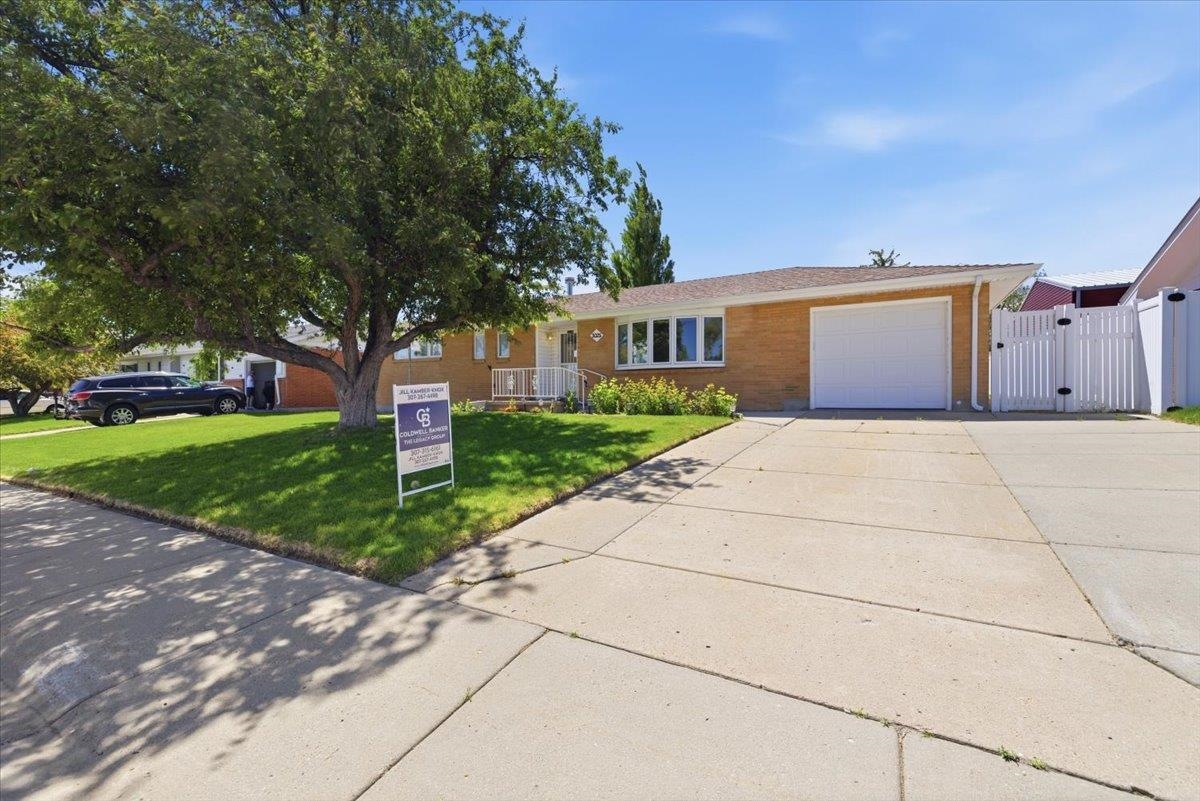 3025 Hamilton Way Casper, WY 82609 - Photo 2 of 32
