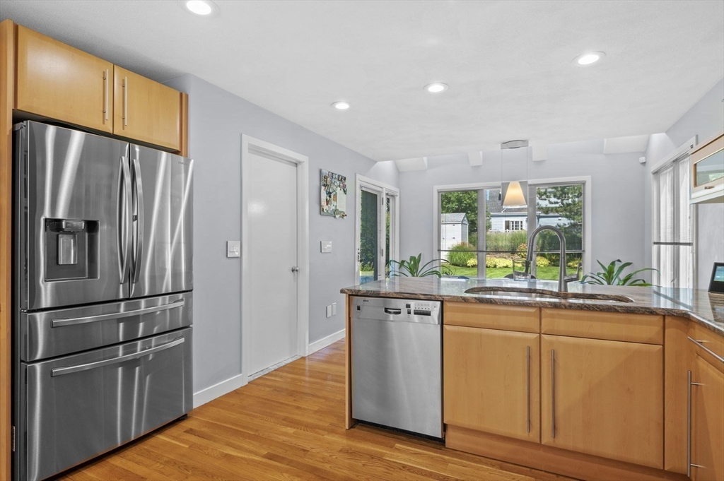 26 Sherwood Road Swampscott, MA 01907 - Photo 8 of 38 Gallery Image 8