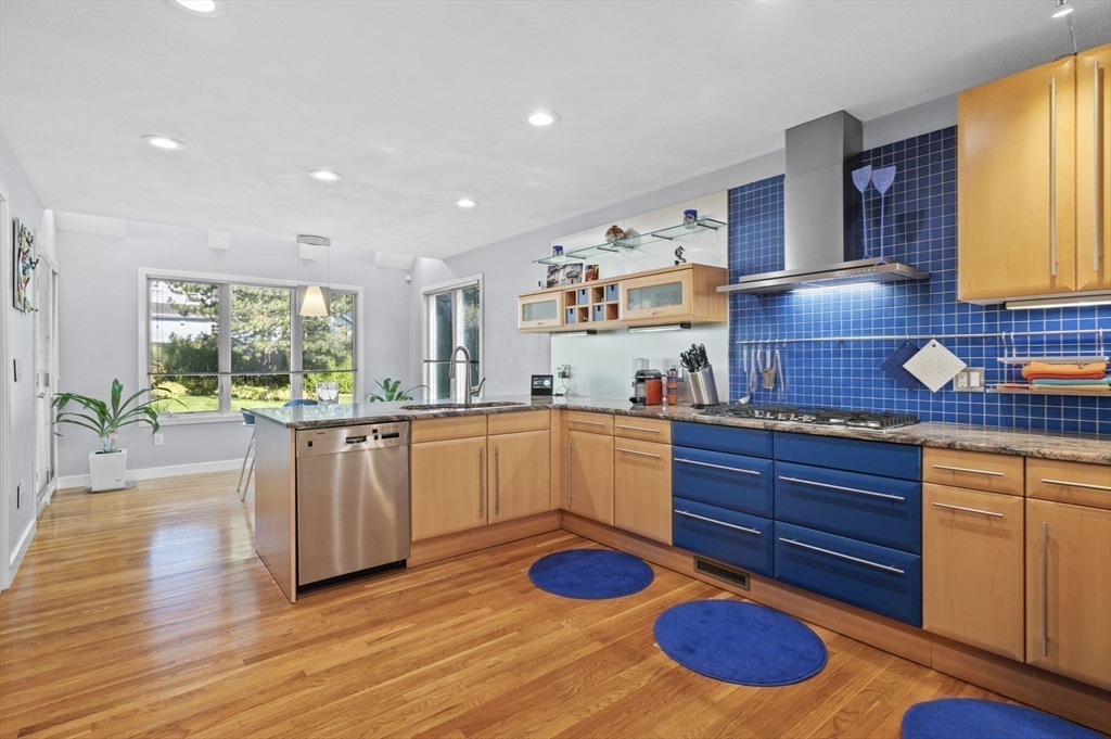 26 Sherwood Road Swampscott, MA 01907 - Photo 9 of 38 Gallery Image 9
