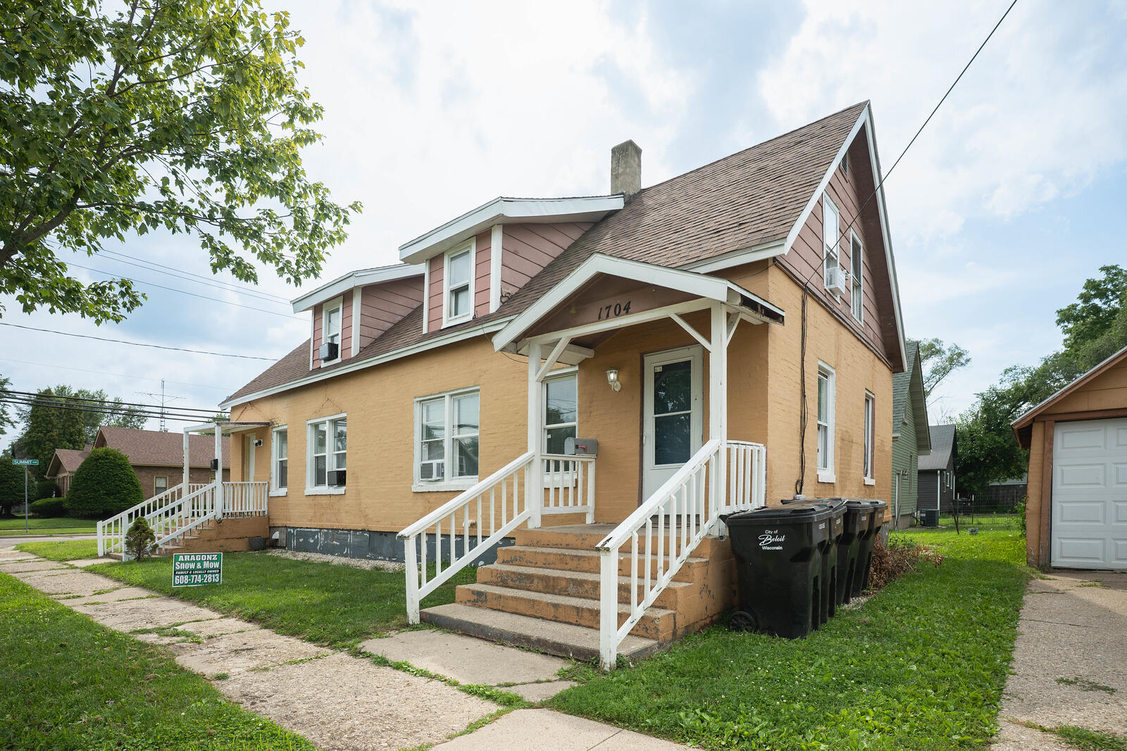 1702 Wisconsin Avenue, Unit 1704 Beloit, WI 53511 - Photo 1 of 23 Seperate entrances