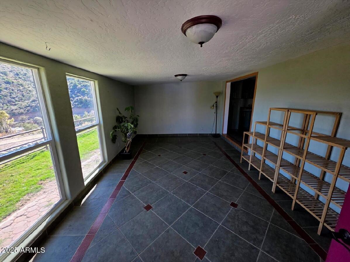2062 East Horseshoe Springs Road Winkelman, AZ 85192 - Photo 11 of 32 Dining Room