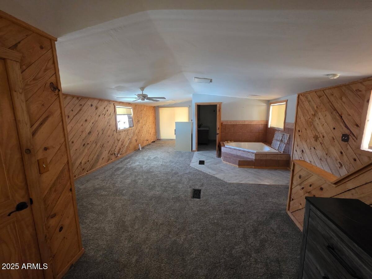 2062 East Horseshoe Springs Road Winkelman, AZ 85192 - Photo 13 of 32 Master Bedroom with hot tub