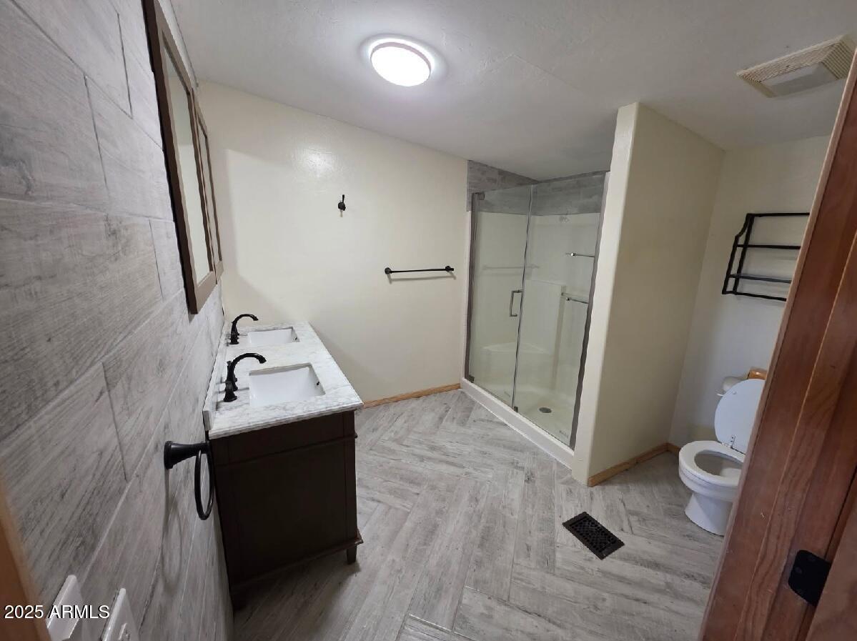 2062 East Horseshoe Springs Road Winkelman, AZ 85192 - Photo 16 of 32 Master Bath