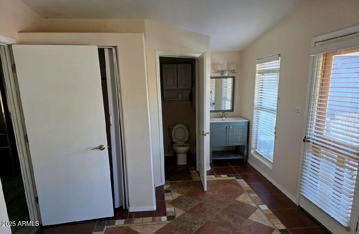 2062 East Horseshoe Springs Road Winkelman, AZ 85192 - Photo 19 of 32 Another Guest Bedroom