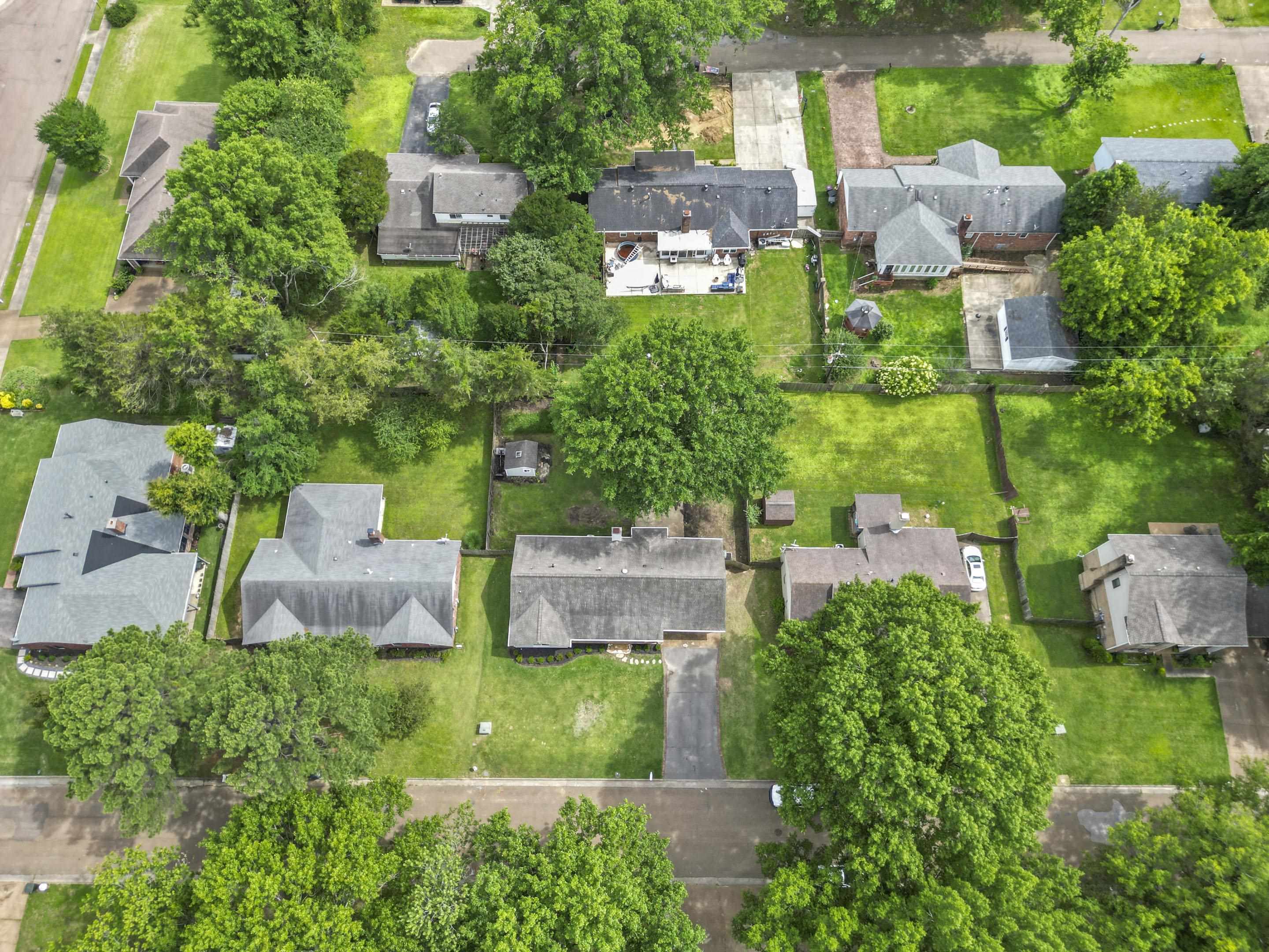 499 Duscoe Street Collierville, TN 38017 - Photo 37 of 38 an aerial view of multiple house