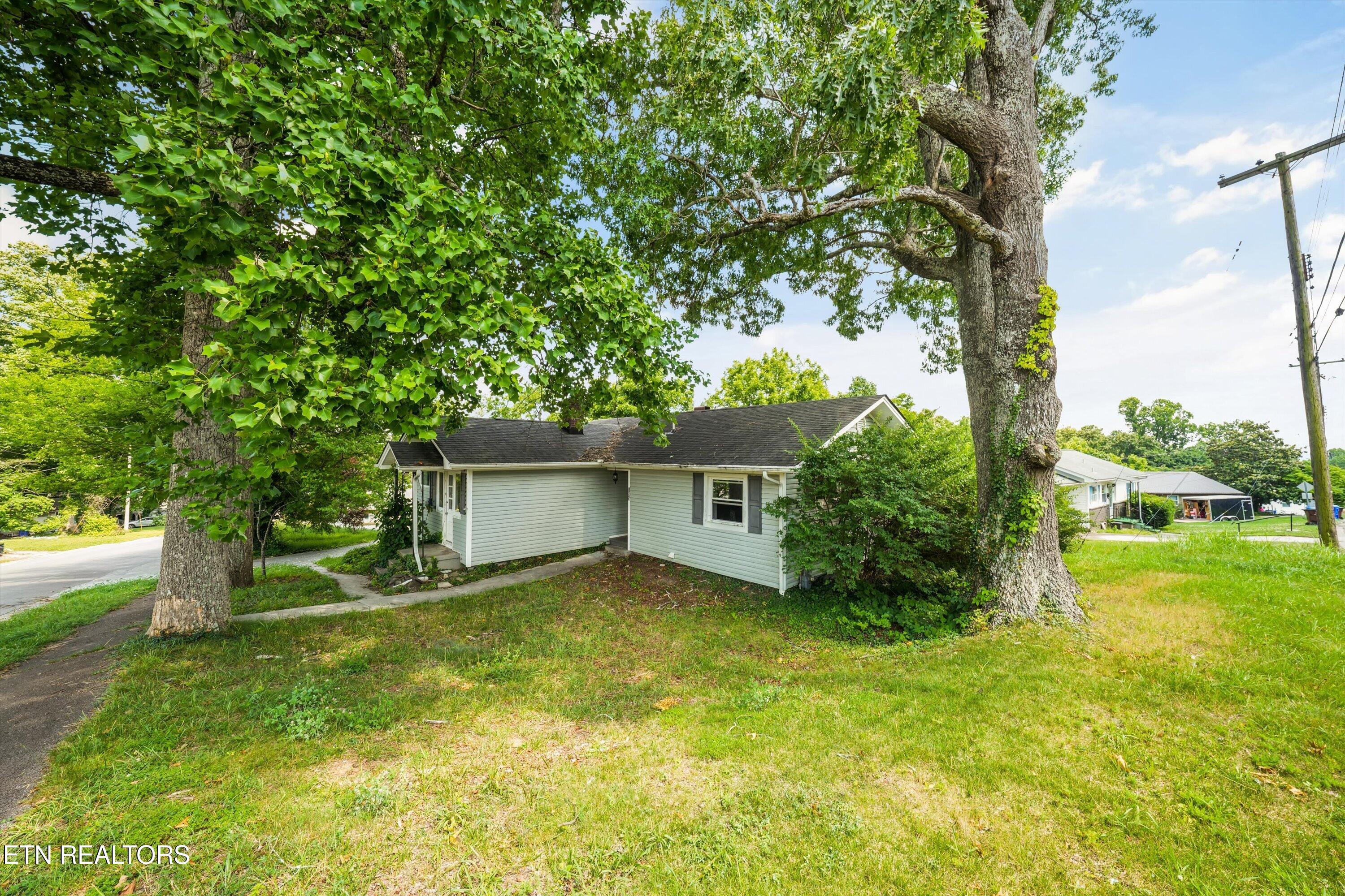 155 Kentucky Avenue Oak Ridge, TN 37830 - Photo 30 of 37 03-155 Kentucky Ave 24