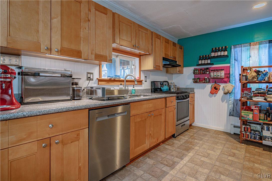 327 Broad Street Emmaus, PA 18049 - Photo 11 of 27 Gallery Image 11