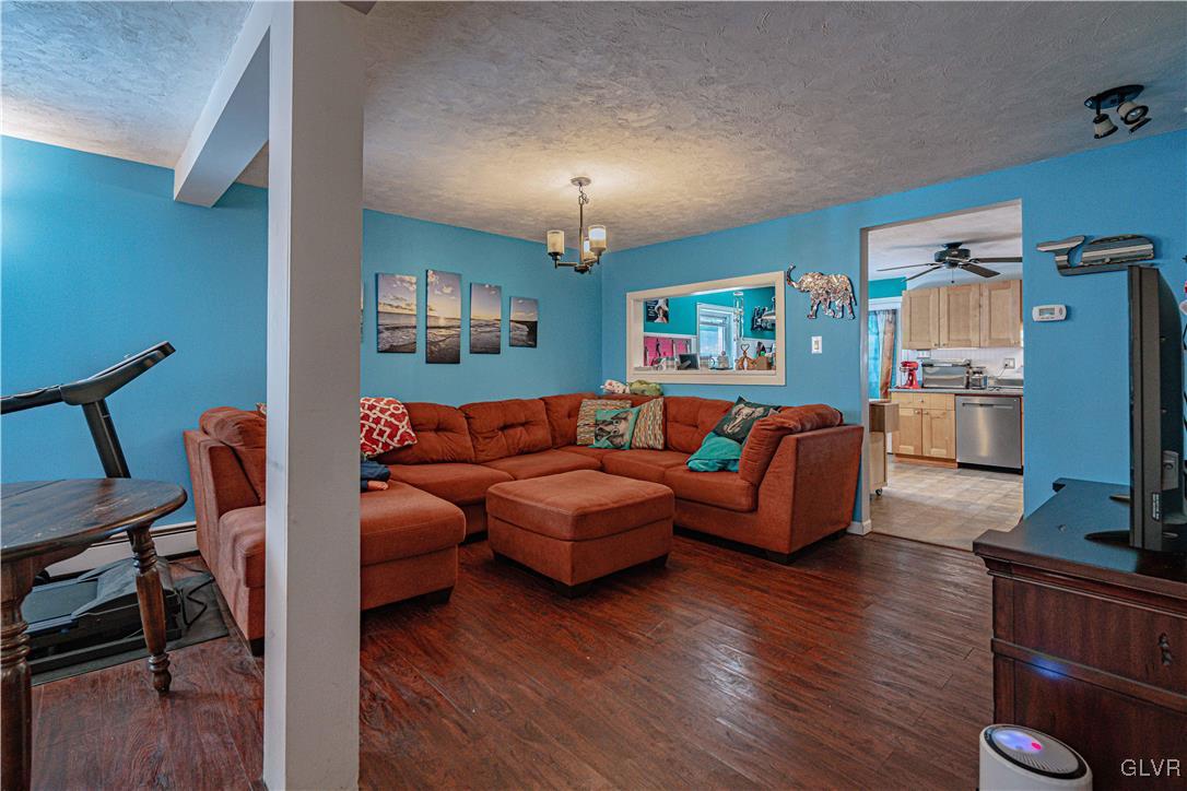 327 Broad Street Emmaus, PA 18049 - Photo 6 of 27 Gallery Image 6