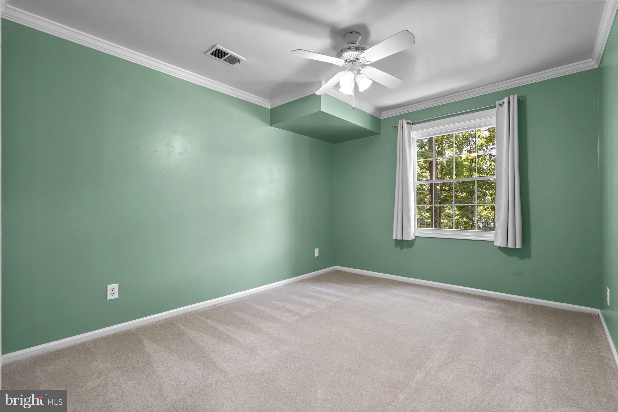 5902 D Kingsford Road Springfield, VA 22152 - Photo 26 of 49 Bedroom 2 with large closet and ceiling fan